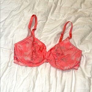 -Floral pattern Lace Underwire VS Bra in hot Pink